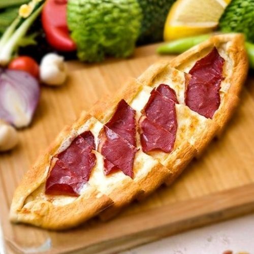 Pastırmalı Pide (1.5 Porsiyon)